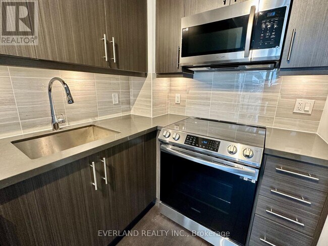 Photo du bâtiment - 105 Oneida Crescent