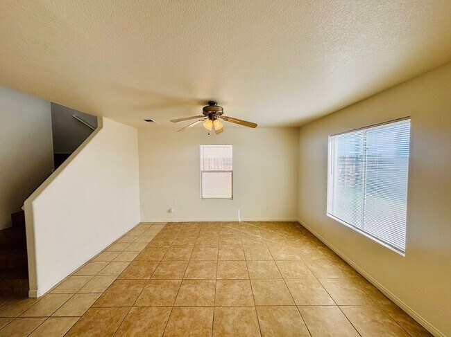 Foto del edificio - 40350 Maravilla Dr