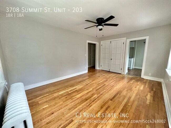 Building Photo - 3708 Summit St