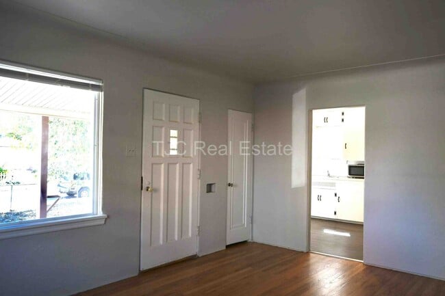 Building Photo - Central Park Home For Rent