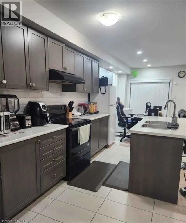 Building Photo - 55 Prestwick St