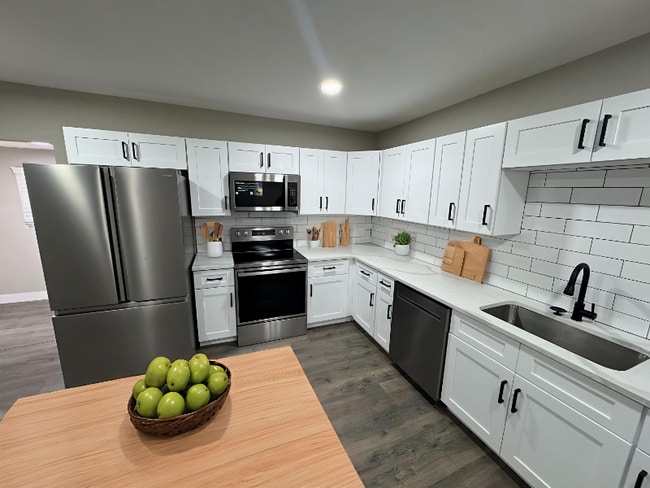 Building Photo - 173 Buchanan Ave