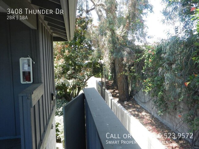 Building Photo - Lease by Aug 15 get 2 weeks FREE! 2 BR / 1...