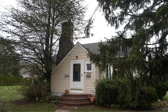 Building Photo - 101 W Meyran Ave