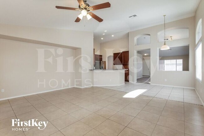 Foto del edificio - 21120 N 82nd Ln