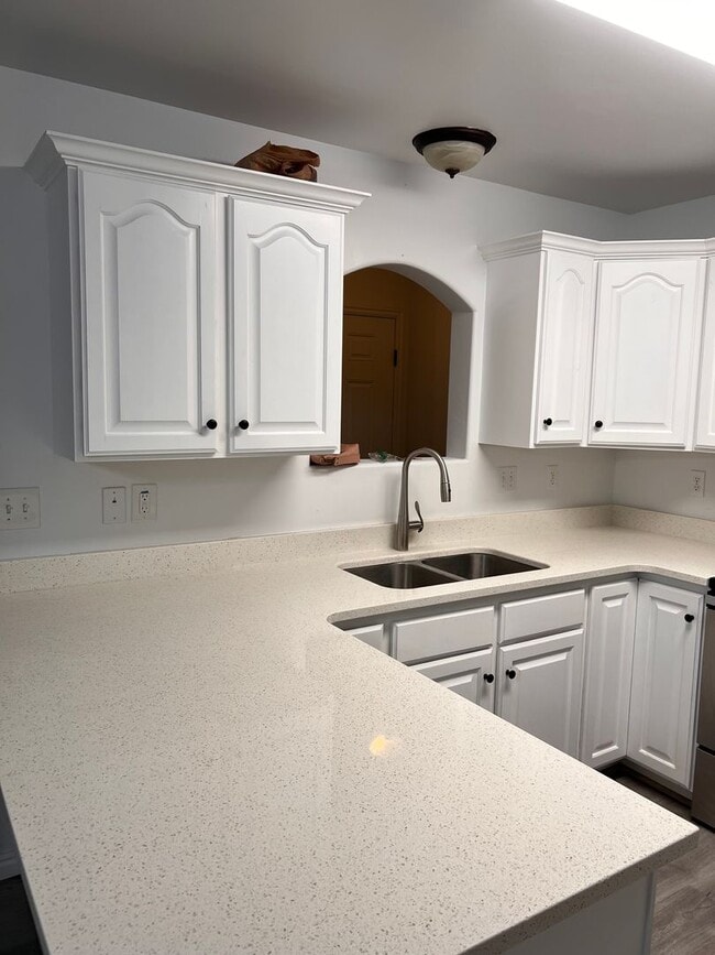 Foto del edificio - Beautiful 3-Bedroom Condo in Pleasant Grov...