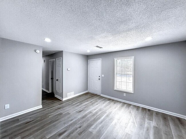 Building Photo - 5014 Shubert Cove