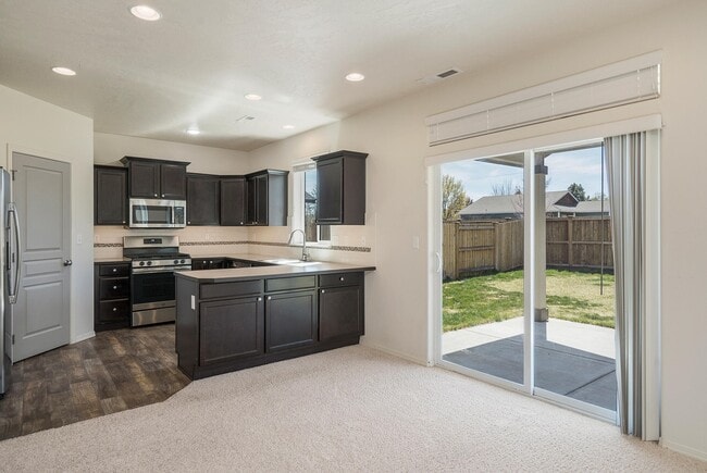 Foto del edificio - 3616 SW Pumice Stone Ave