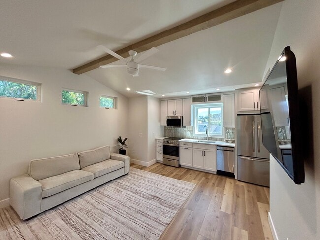 Building Photo - 1821 Sola Ct