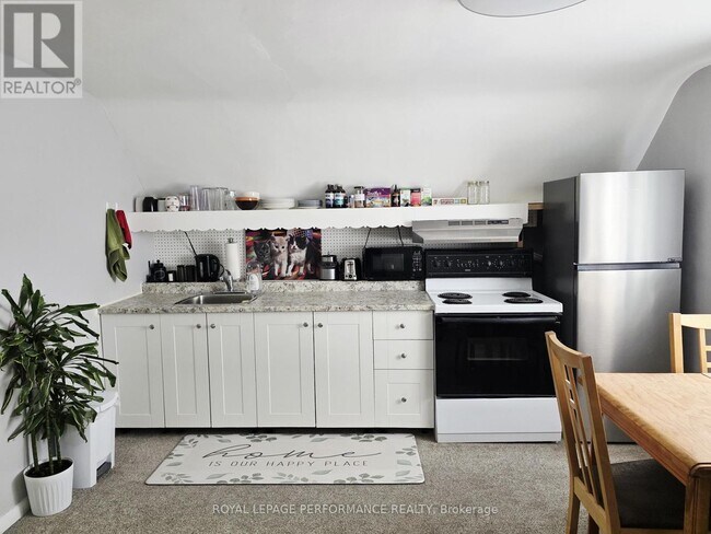 Photo du bâtiment - 623 Roosevelt Ave