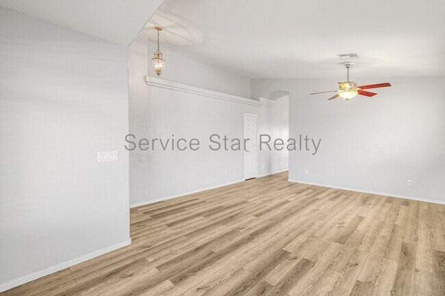 Building Photo - 4601 N 123rd Dr