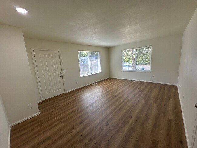 Foto del edificio - 3008 44th Ave SE