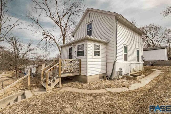 House front - 926 N Walts Ave