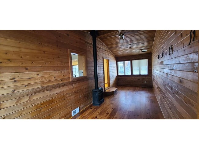 Building Photo - 5828 Kellogg Ave