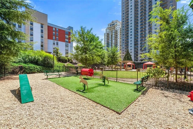 Foto del edificio - 795 Hammond Dr