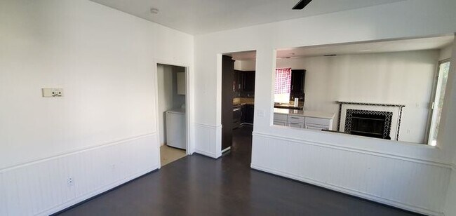Foto del edificio - Tracy 4 Bedroom Home with Lot's of light a...