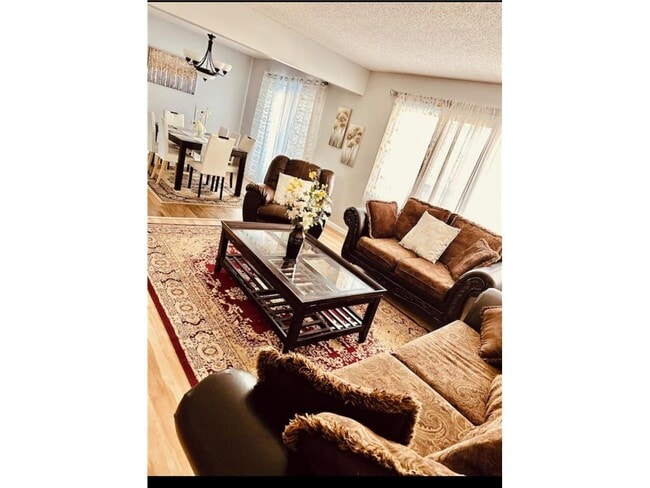 Foto del edificio - 504 Crestview Dr S