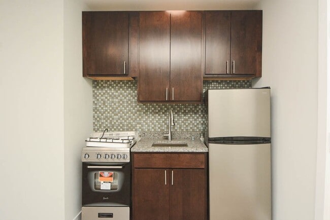 Foto del edificio - 4549 N Damen Ave