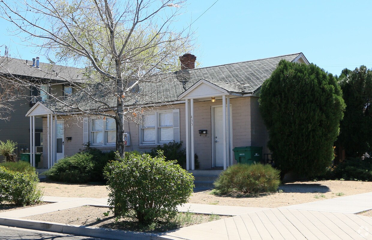 Building Photo - 425 C St