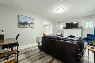 Building Photo - 246 Wayne Ave