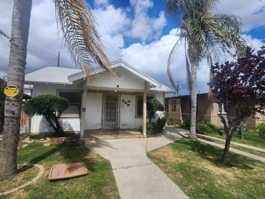 126 Wilson Ave Unit Front House, Bakersfield, CA 93308 Room for Rent