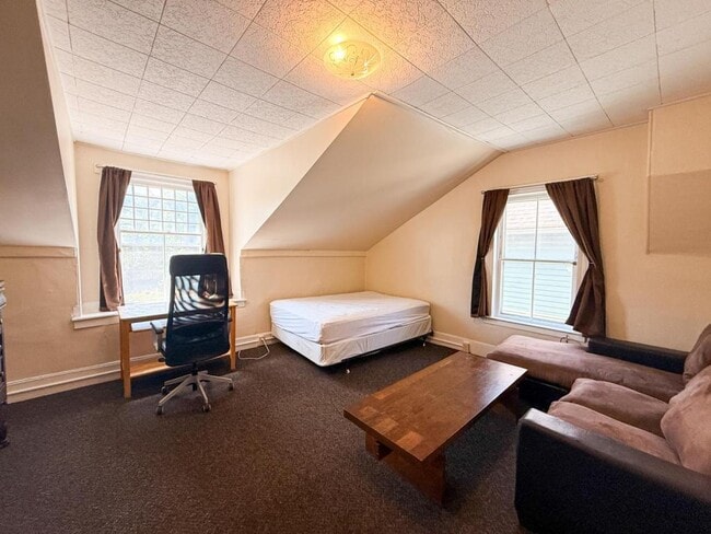 Foto del edificio - 422-424 E State St Ithaca