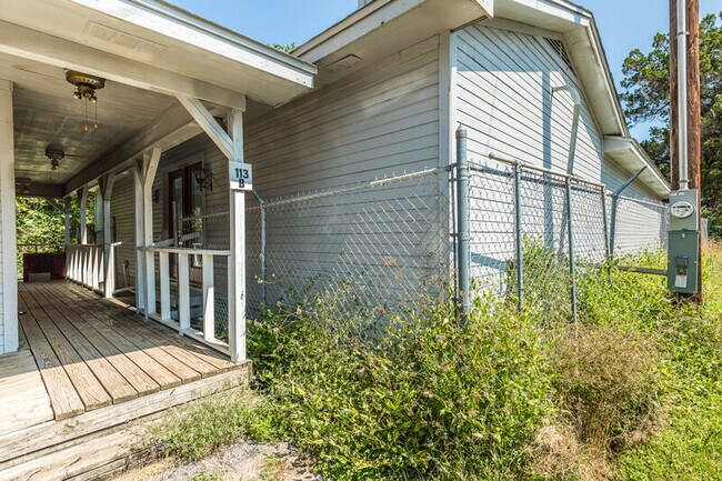 Foto del edificio - 113 County Rd 1604