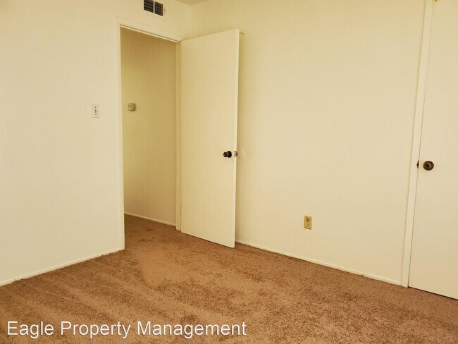 Building Photo - 2 br, 1.5 bath House - 3713 Moonbeam Dr