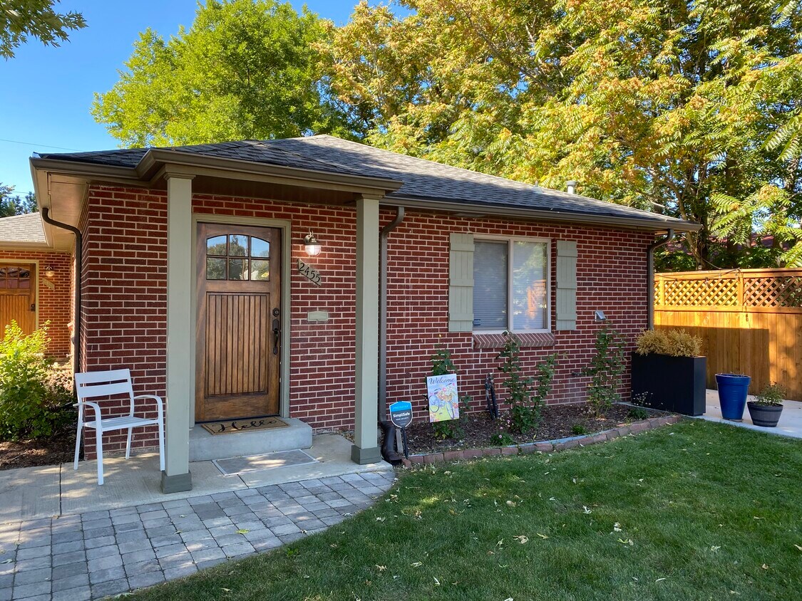 2455 S Corona St, Denver, CO 80210 Townhome Rentals in Denver CO