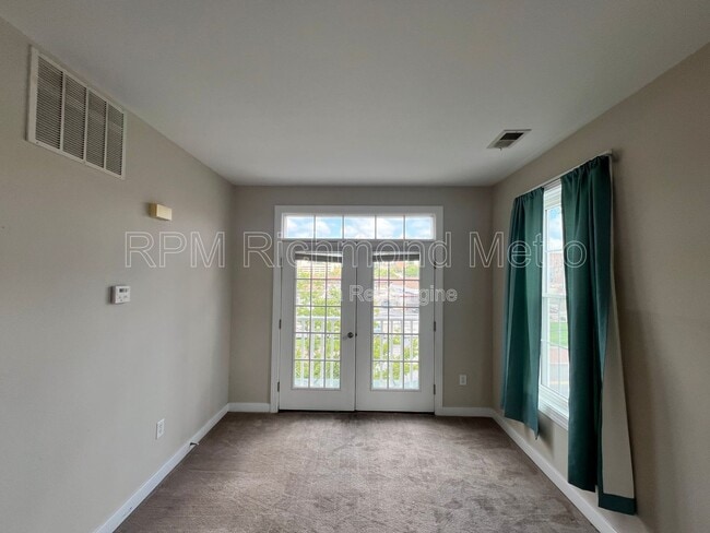 Building Photo - 215 N 18th St