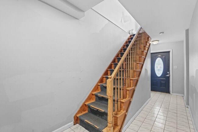 Building Photo - 347 Palisade Ave