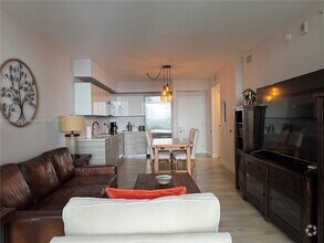 Building Photo - 1300 Brickell Bay Dr