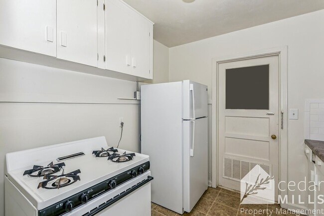Foto del edificio - 1 Bedroom, Lawn and Trash Included