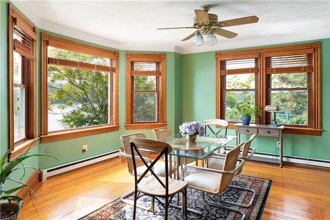 Foto del edificio - 100 Rocky Hollow Rd