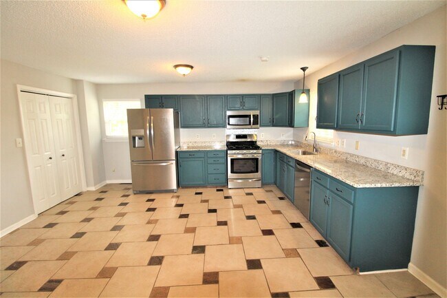 Building Photo - Move-in Ready 3 Bedroom Ranch!!