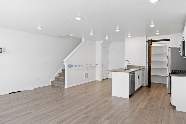 Building Photo - 8710 W Cordero Dr