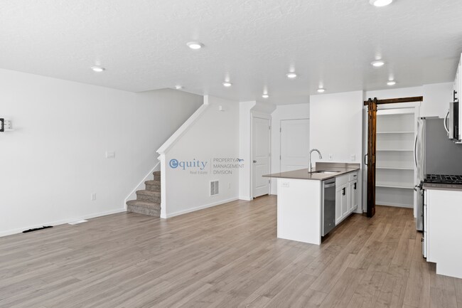 Foto del edificio - 8710 W Cordero Dr