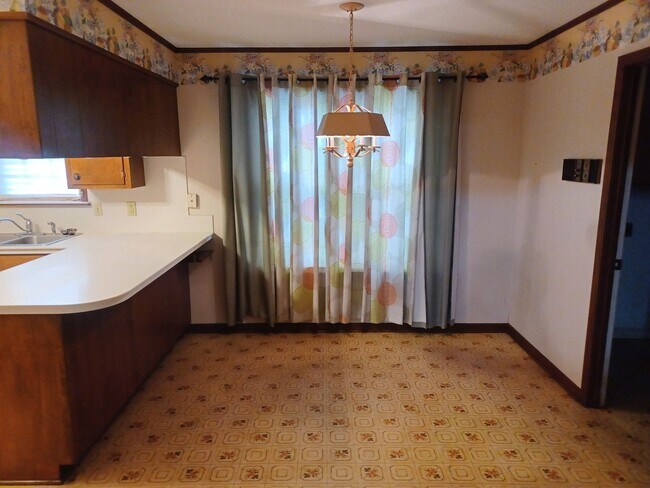 Foto del edificio - Spacious 4BR / 3BA Home for Rent — $1,985/month