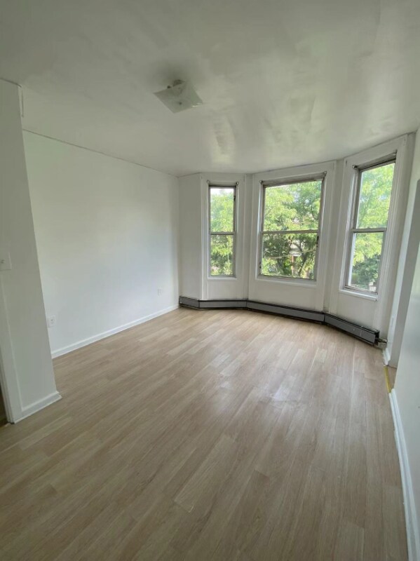Building Photo - 2255 Gleason Ave