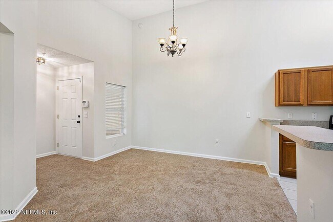 Foto del edificio - 7920 Merrill Rd