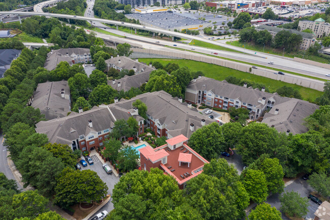 Foto aérea - Arbor Gates at Buckhead