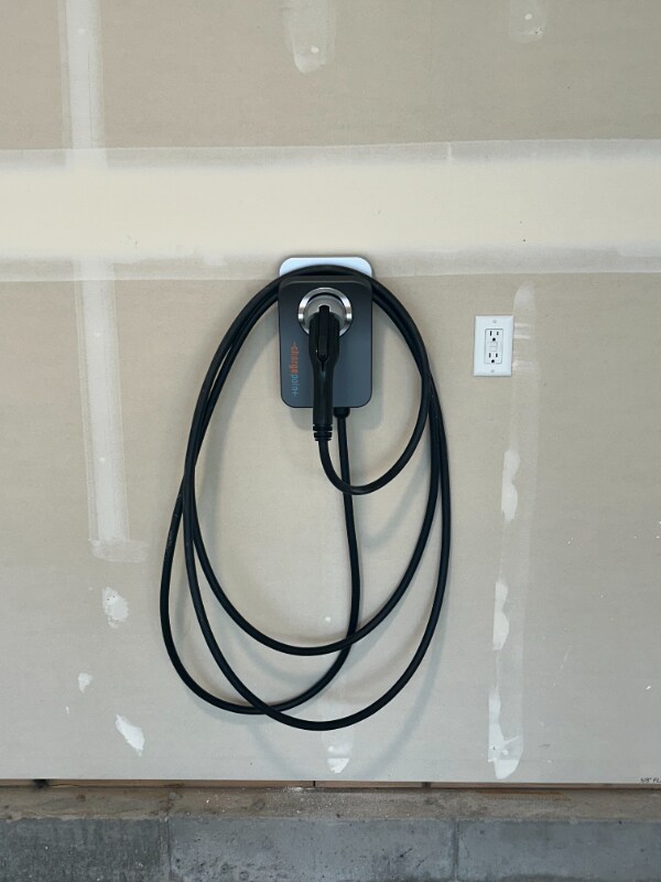 Foto del edificio - 946 Shadow Brk Ln