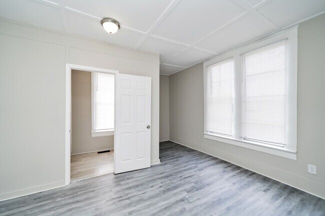 Foto del edificio - 233 Alder Ave