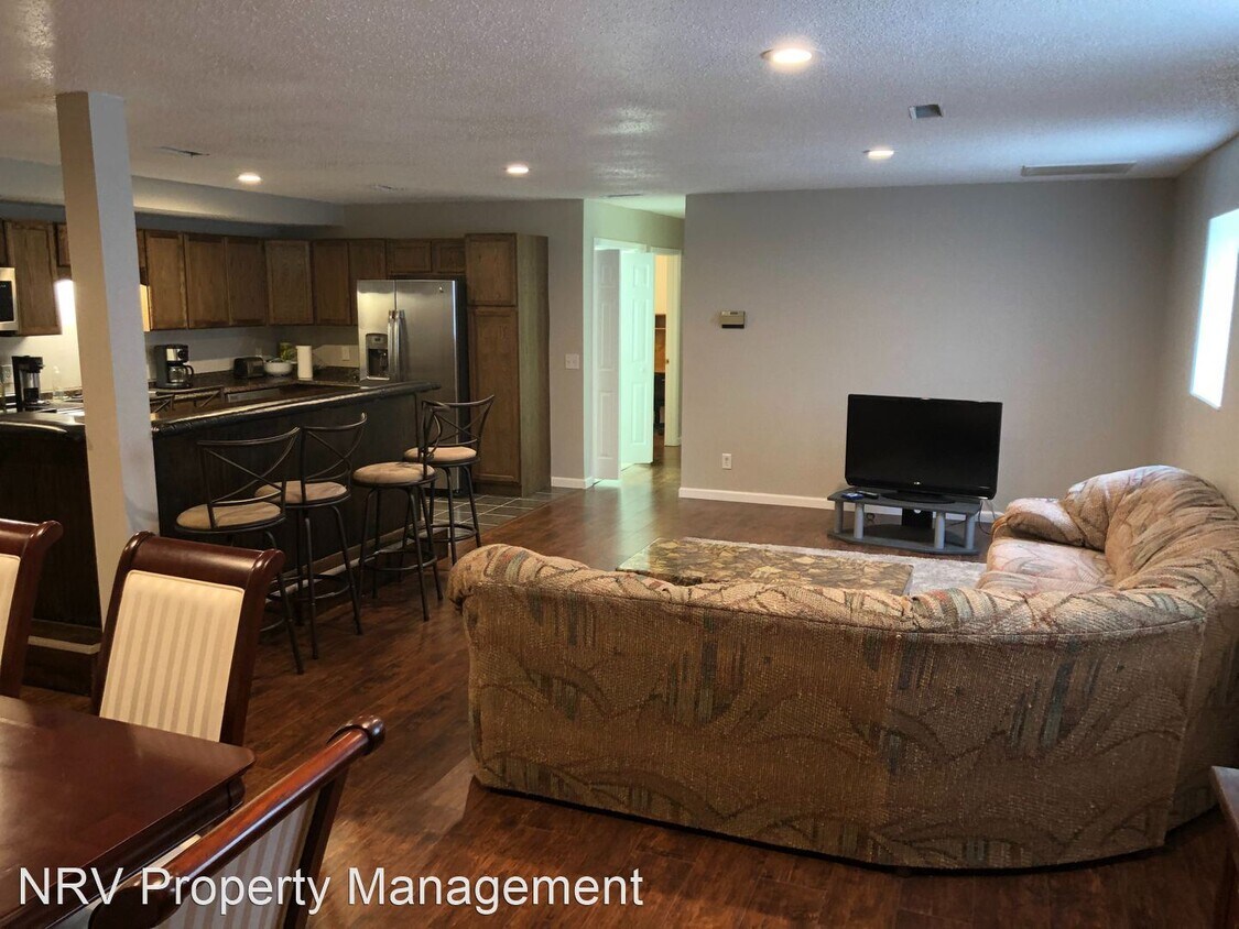 2 br, 2 bath House - 7168 Harry Brown Road