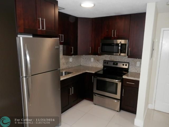 Foto del edificio - 9459 SW 76th St