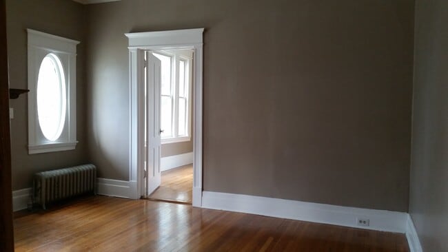 Building Photo - 47 Henry Ave