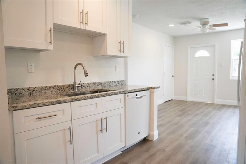 Foto principal - 2317 NW 15th Ct
