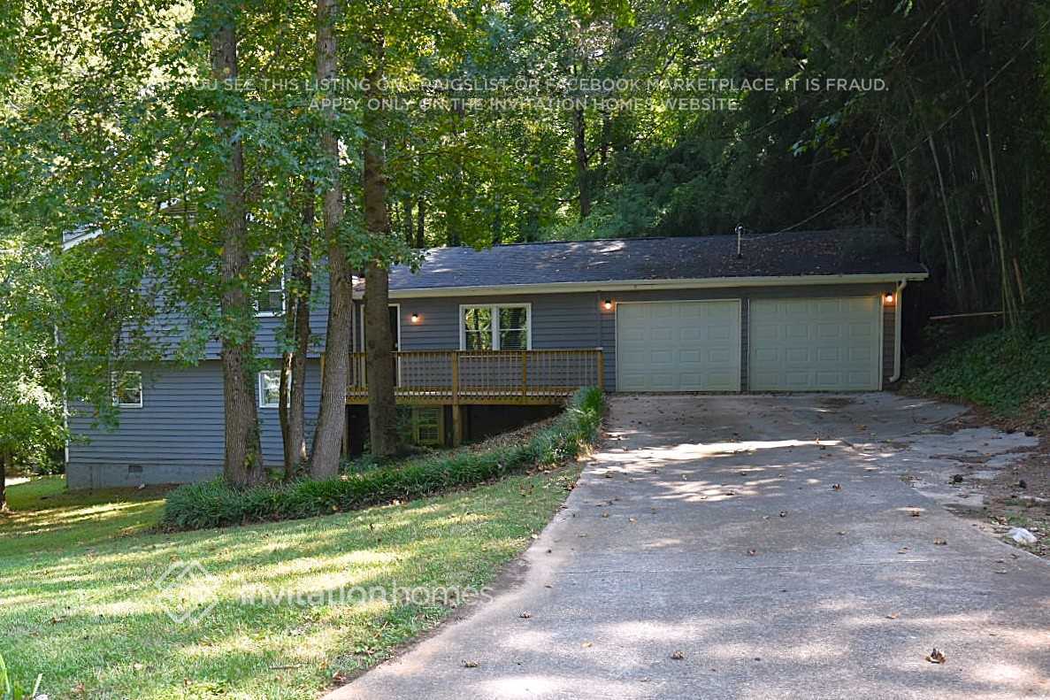 Primary Photo - 2984 Sawgrass Trail SW