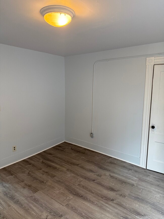 Building Photo - 337 Wilson St