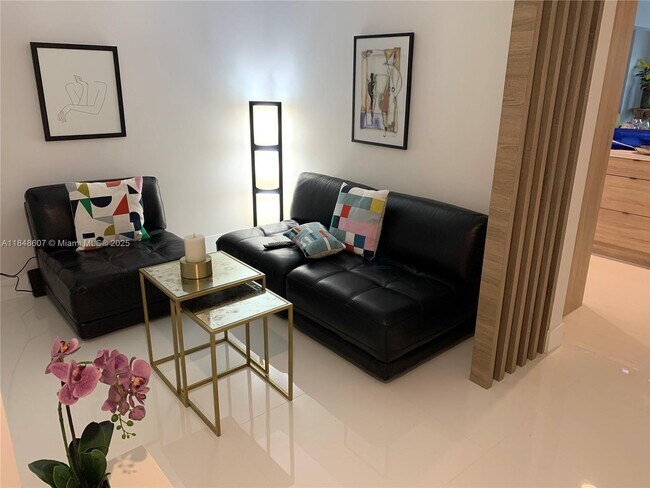 Foto del edificio - 16385 Biscayne Blvd